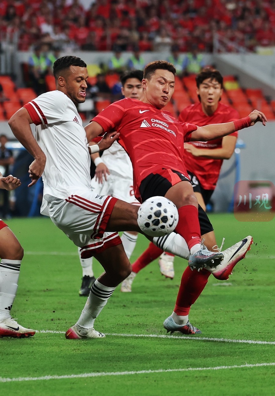 kaiyunapp-成都蓉城训练开放日，赛前主帅复盘引欢呼，欧篮联在即，年轻球员得到机会的简单介绍