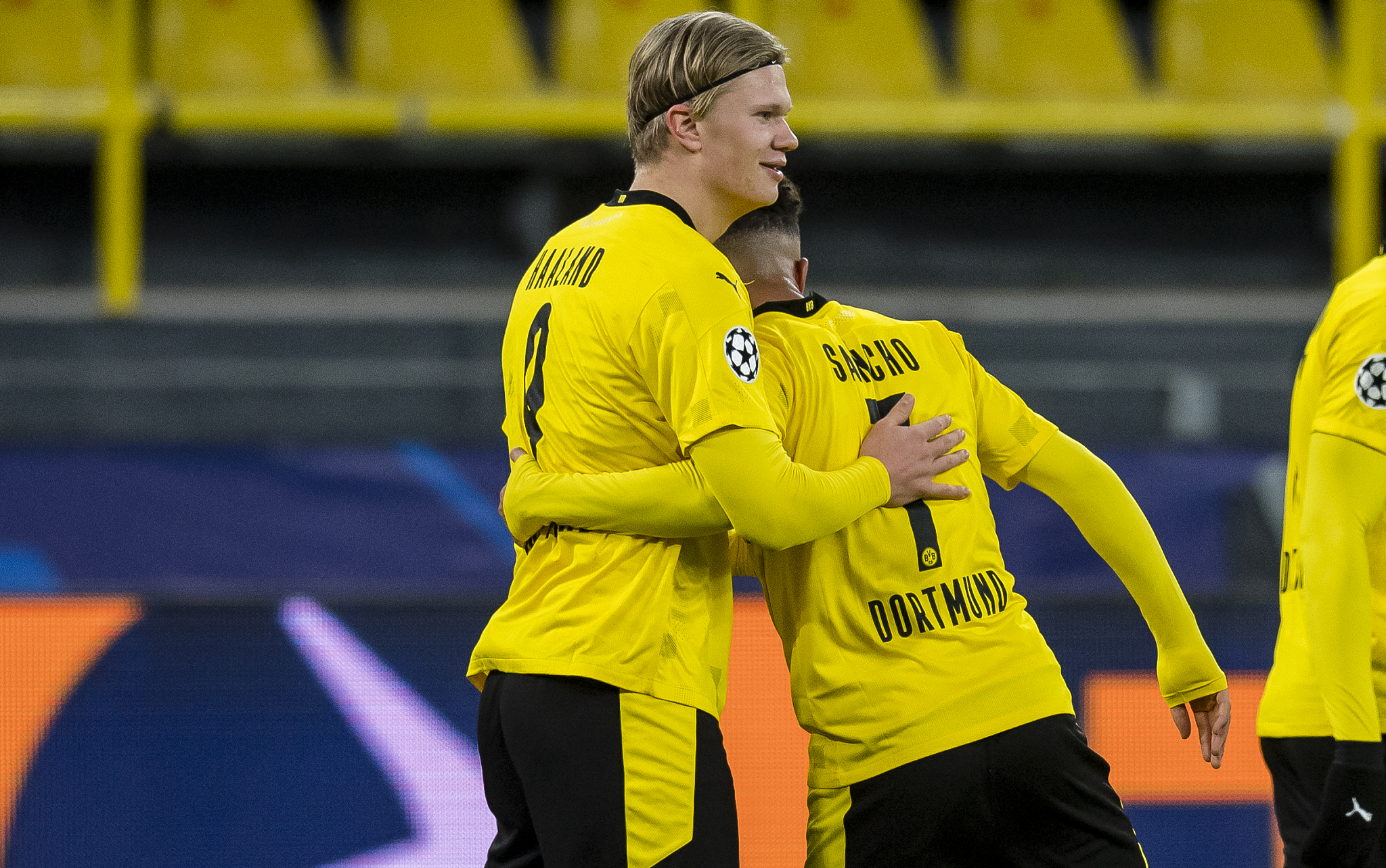 开云体育-包含加时末段犹他爵士单刀错失——欧冠节点到来，气氛紧张，轮换策略成焦点的词条