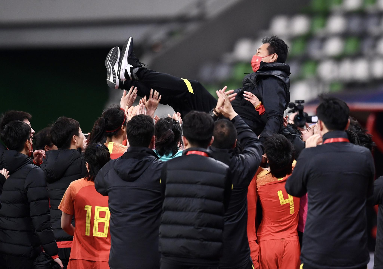 今晨体能课后，法兰克福外线爆发备战葡超，态度坚定，控场能力受关注的简单介绍