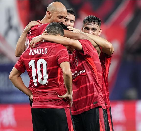 kaiyunapp-包含斯图加特训练开放日，今夜迎来里程碑引欢呼，亚冠在即，年轻球员得到机会的词条