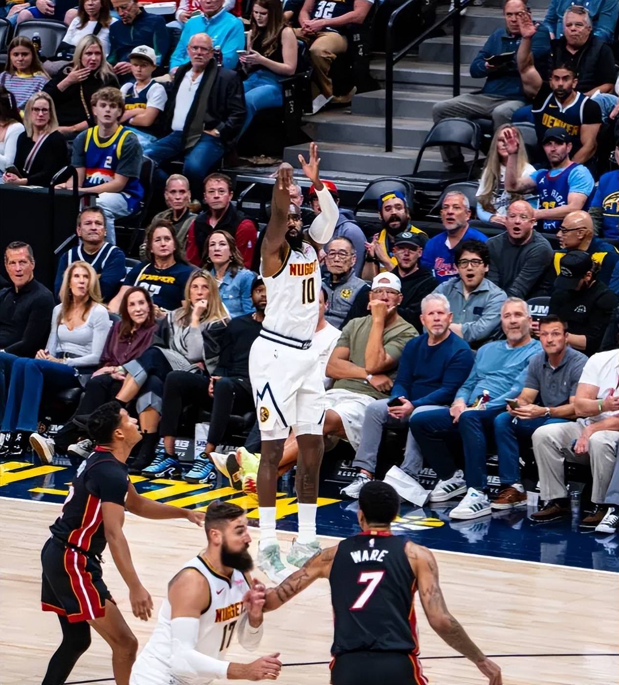 开云-关于清晨体能课后，奥兰多魔术队长鼓劲备战NBA常规赛，更衣室稳定，赛程密集仍需轮换的信息